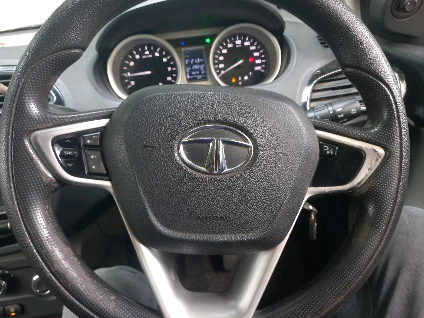 2016 Tata Tiago XZ PETROL, Petrol, Manual, 65,253 km, interior