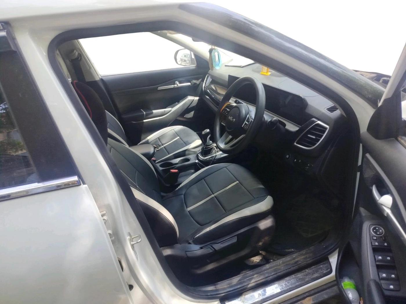 2024 KIA SELTOS  HTK PLUS 1.5 TURBO PETROL IMT, Petrol, Manual, 32,778 km, interior