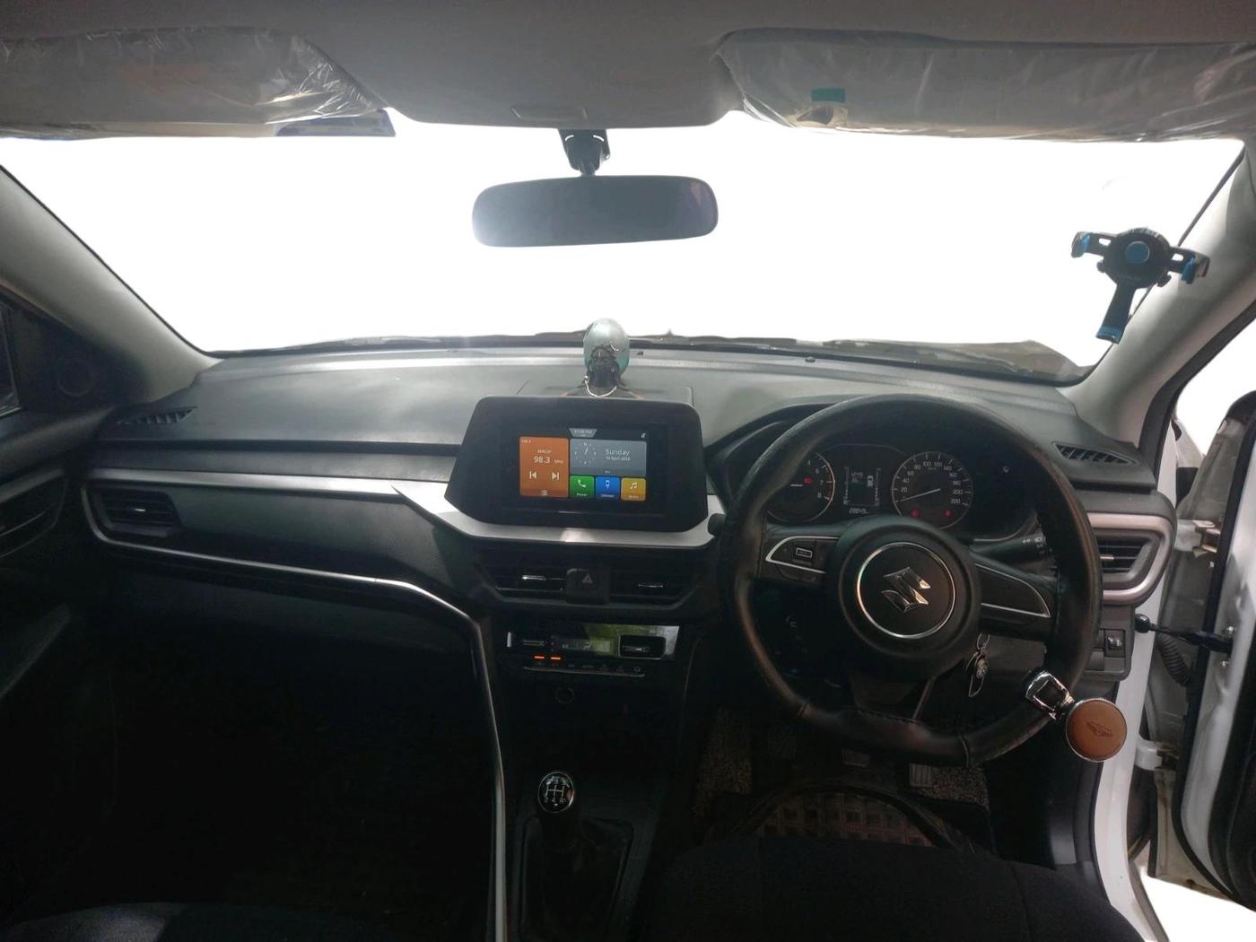 2024 Maruti BREZZA VXI, Petrol, Manual, 28,849 km, interior