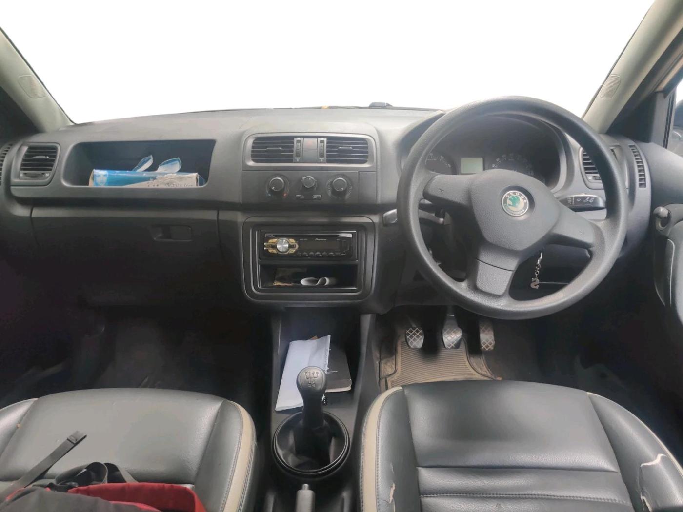 2011 Skoda Fabia ACTIVE PLUS 1.2 MPI, Petrol, Manual, 82,122 km, interior