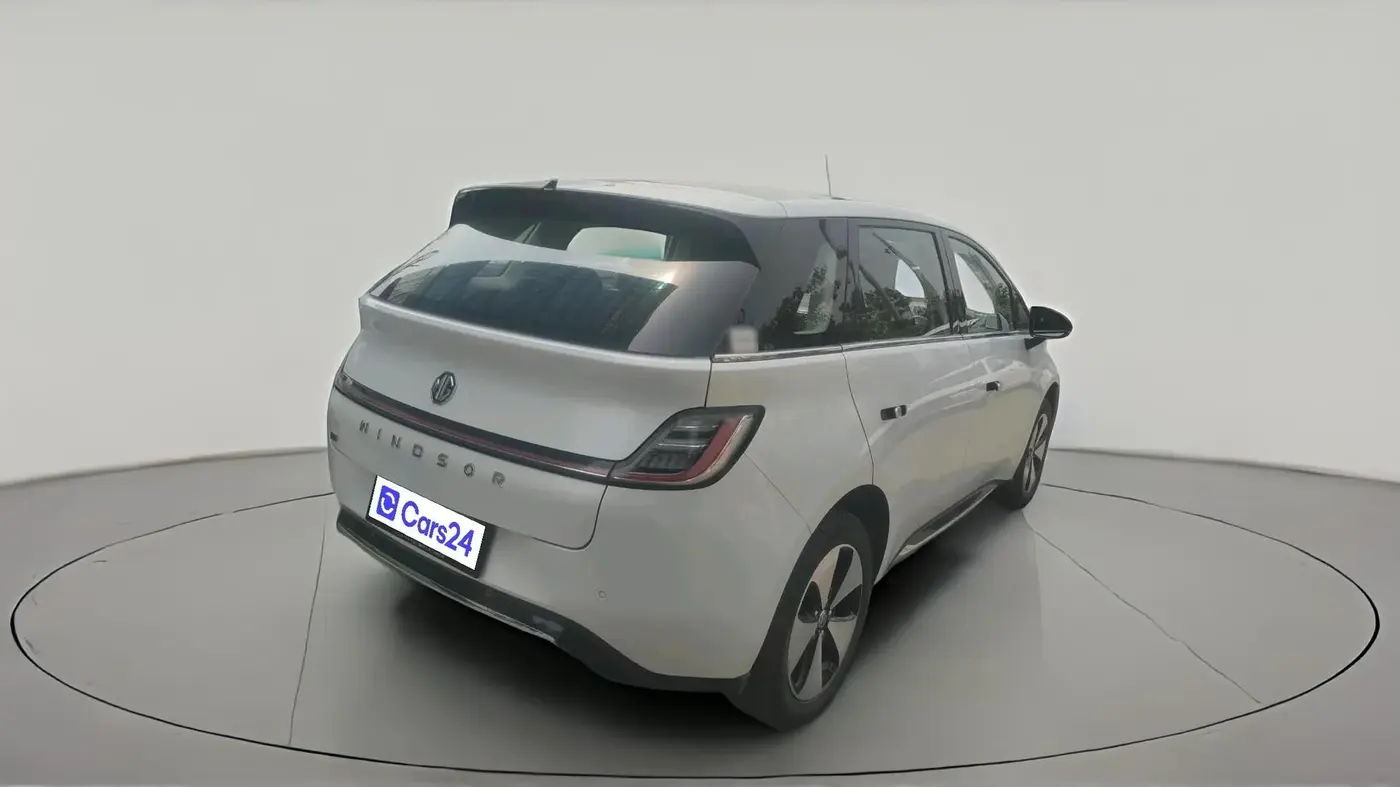 2024 MG Windsor EV Essence, Electric, Automatic, 25,670 km, exterior