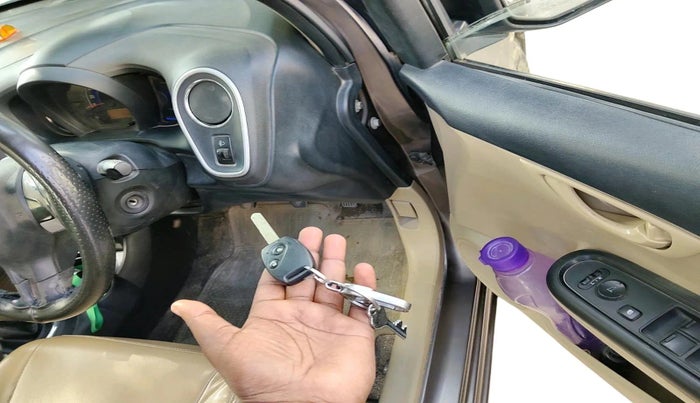 2015 Honda Mobilio 1.5L I-VTEC V, Petrol, Manual, 74,786 km, interior