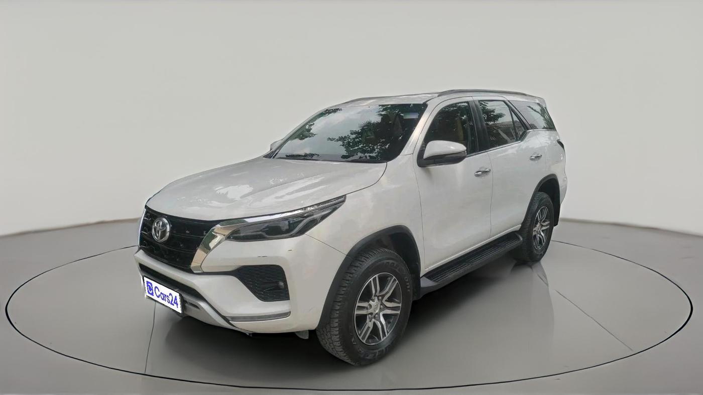2024 Toyota Fortuner 4X2 AT 2.8 DIESEL, Diesel, Automatic, 43,945 km, exterior