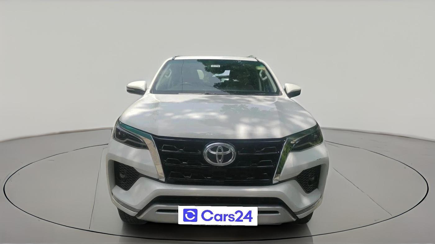 2024 Toyota Fortuner 4X2 AT 2.8 DIESEL, Diesel, Automatic, 43,945 km, exterior
