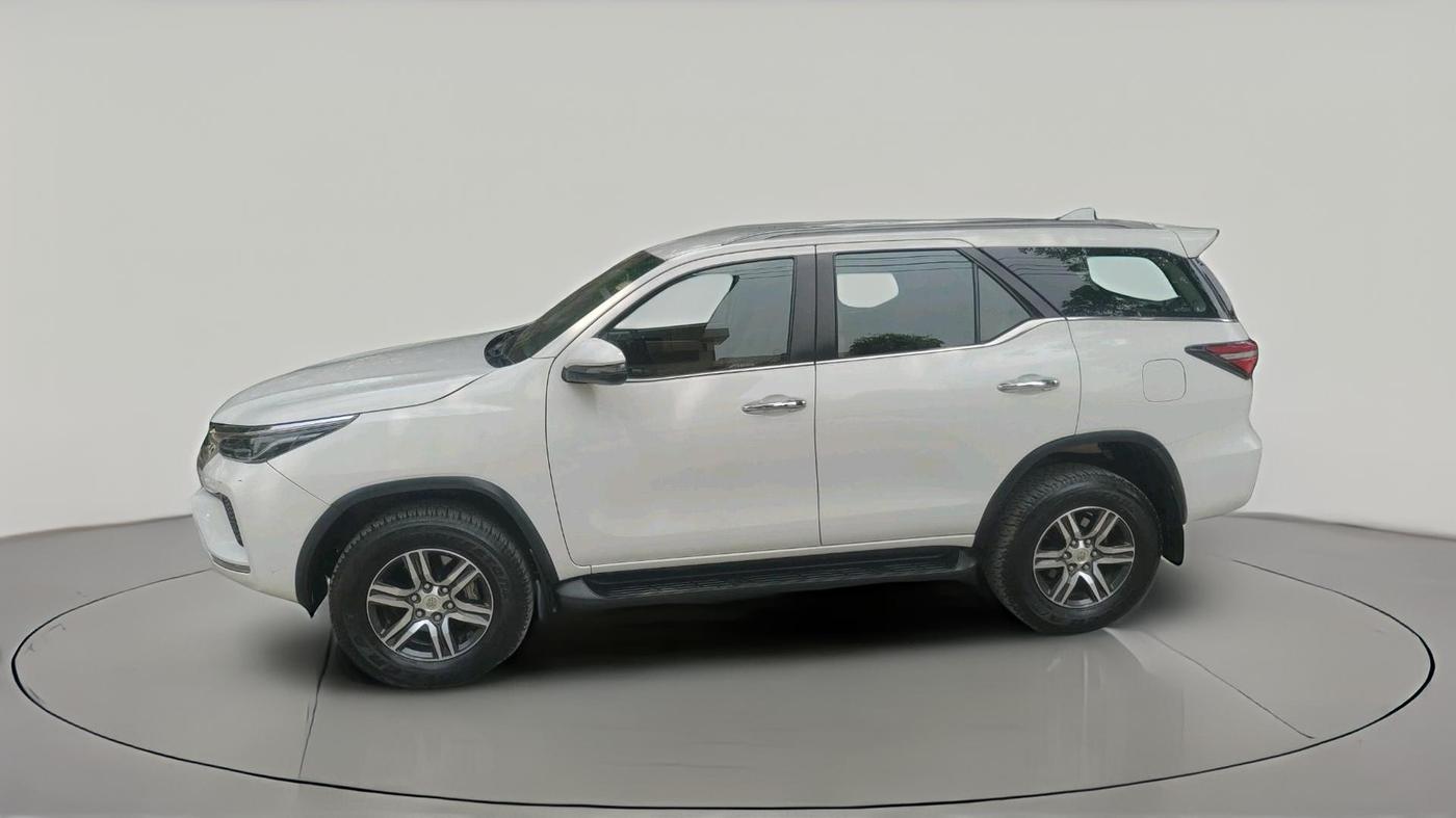2024 Toyota Fortuner 4X2 AT 2.8 DIESEL, Diesel, Automatic, 43,945 km, exterior