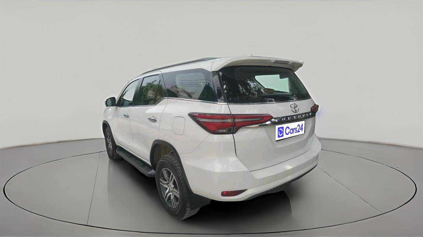 2024 Toyota Fortuner 4X2 AT 2.8 DIESEL, Diesel, Automatic, 43,945 km, exterior