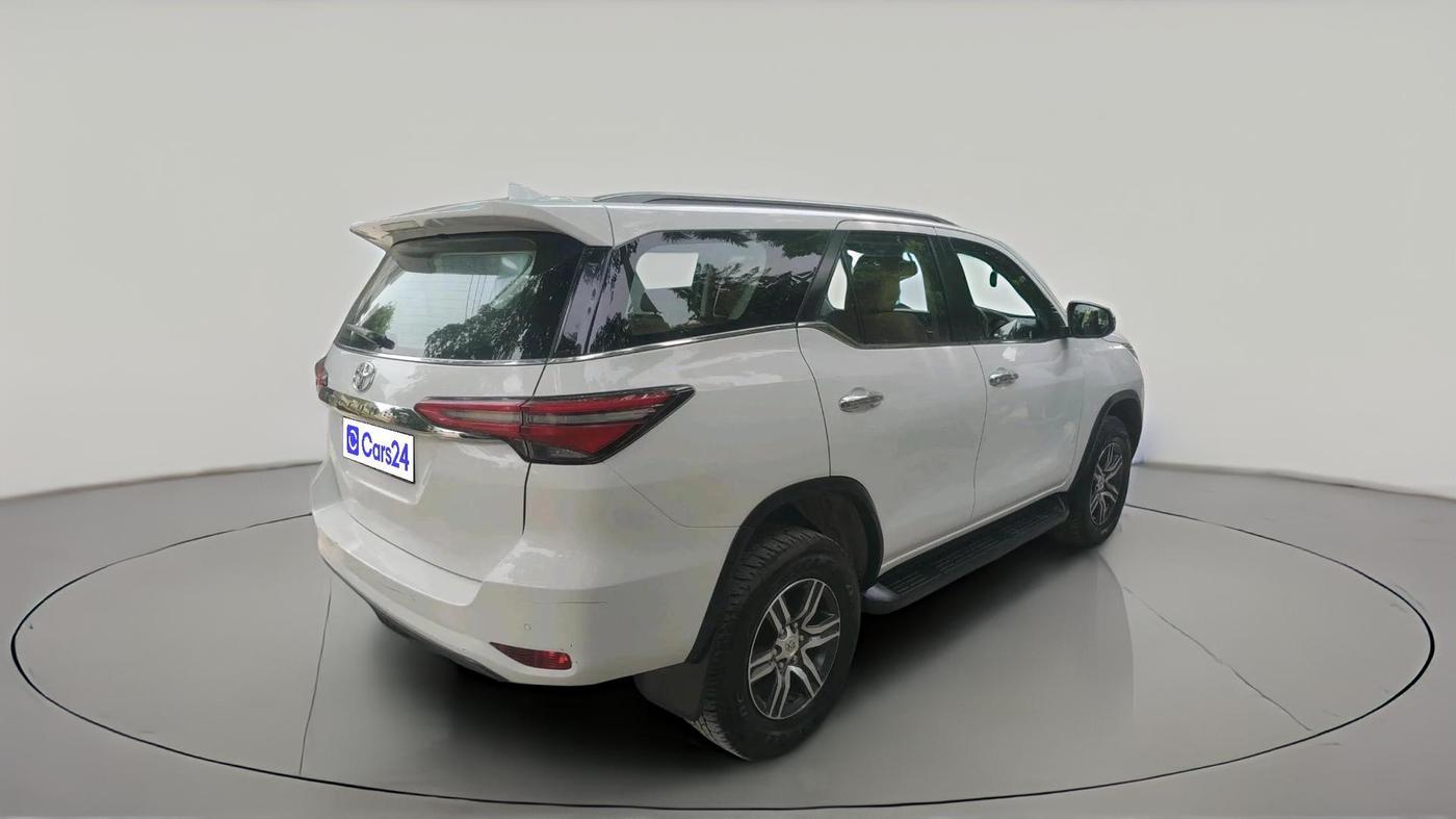 2024 Toyota Fortuner 4X2 AT 2.8 DIESEL, Diesel, Automatic, 43,945 km, exterior
