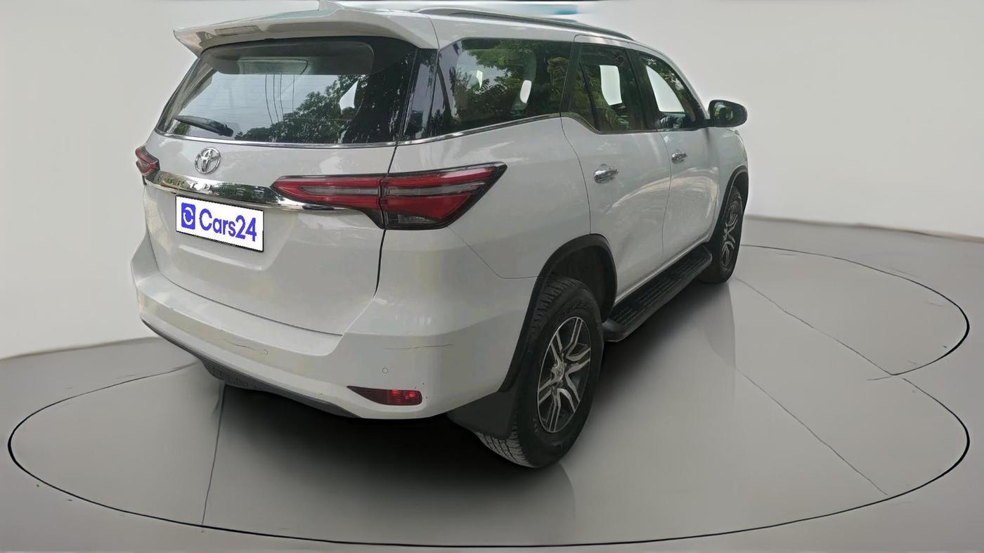 2024 Toyota Fortuner 4X2 AT 2.8 DIESEL, Diesel, Automatic, 43,945 km, exterior