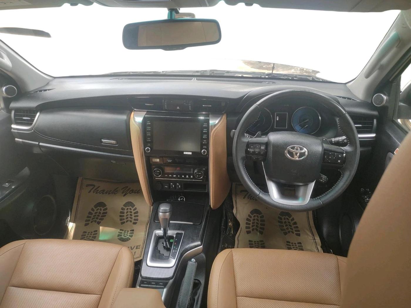 2024 Toyota Fortuner 4X2 AT 2.8 DIESEL, Diesel, Automatic, 43,945 km, interior