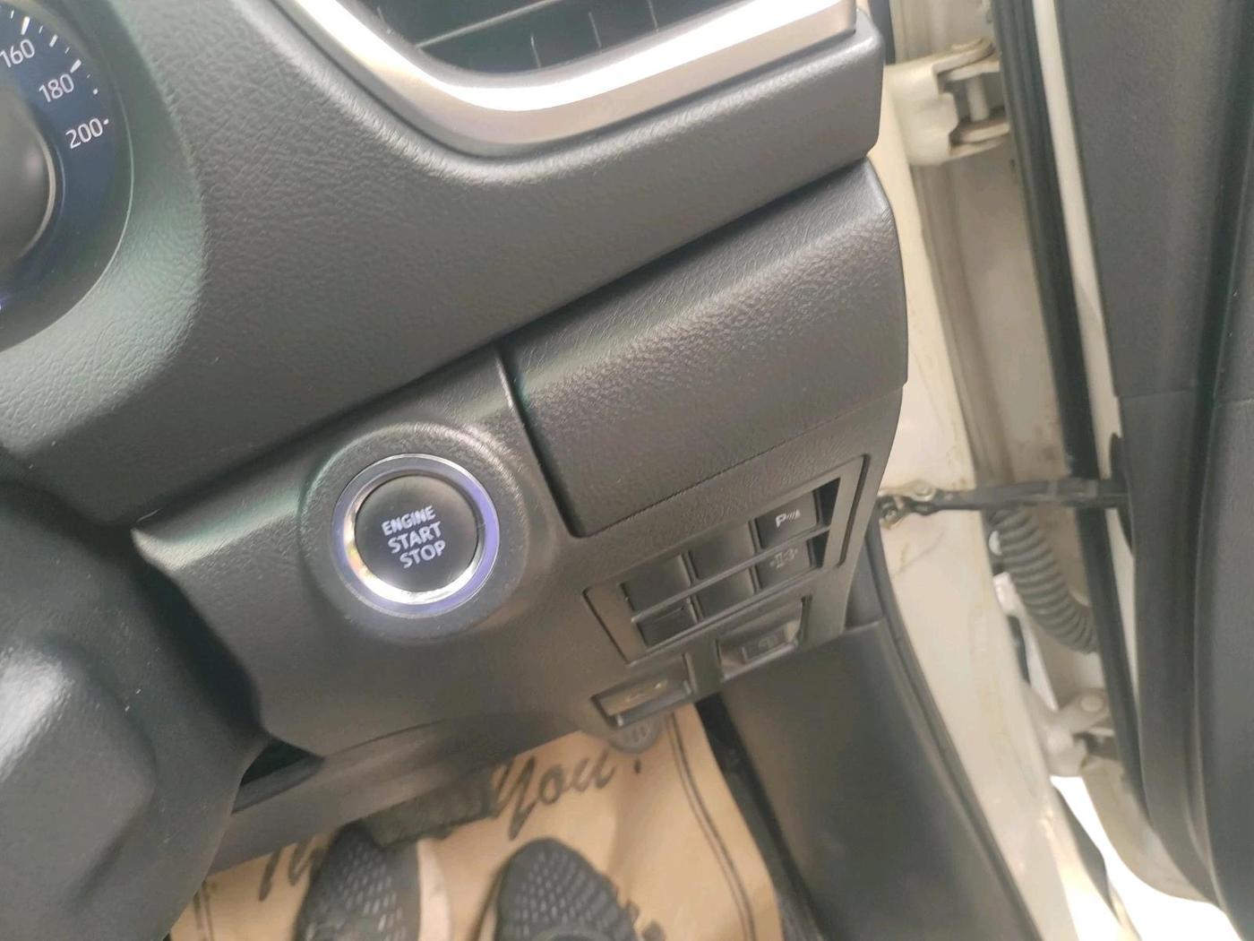 2024 Toyota Fortuner 4X2 AT 2.8 DIESEL, Diesel, Automatic, 43,945 km, interior