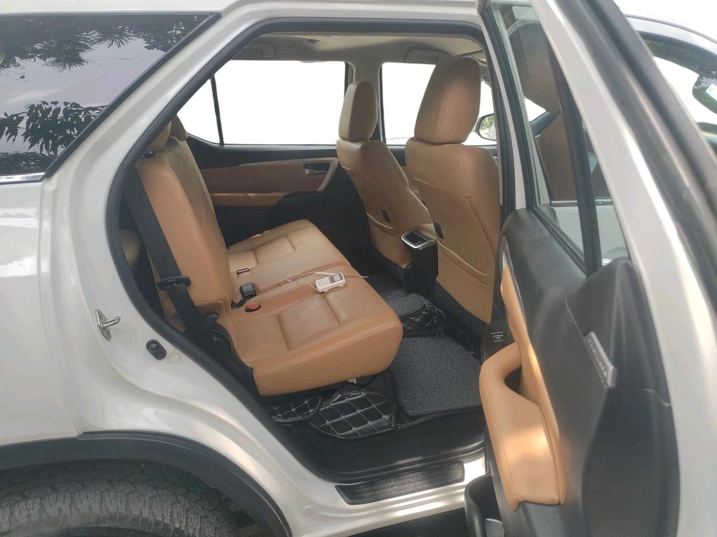 2024 Toyota Fortuner 4X2 AT 2.8 DIESEL, Diesel, Automatic, 43,945 km, interior