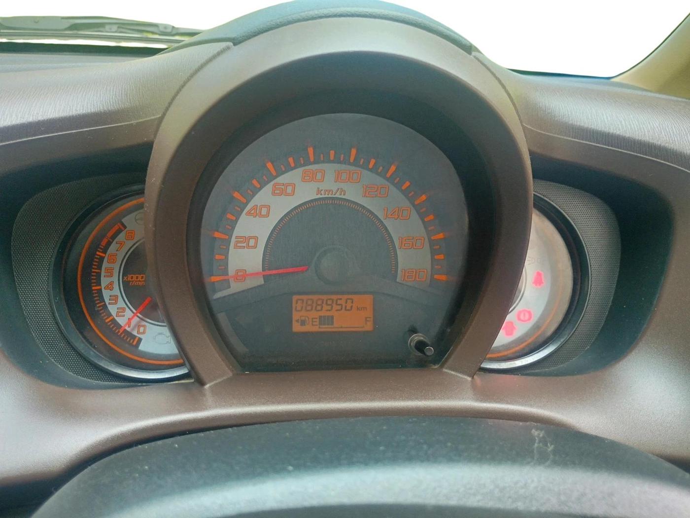 2013 Honda Brio S MT, Petrol, Manual, 88,950 km, interior