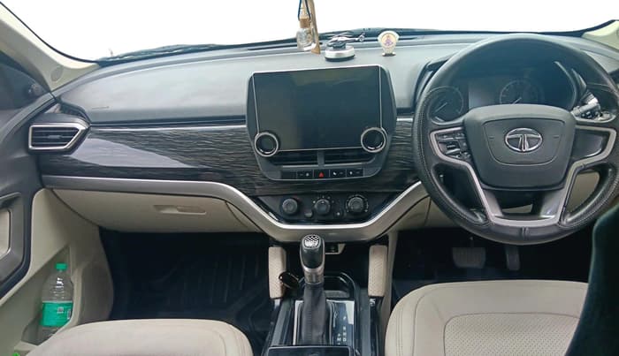 2022 Tata Safari XMA, Diesel, Automatic, 85,864 km, interior