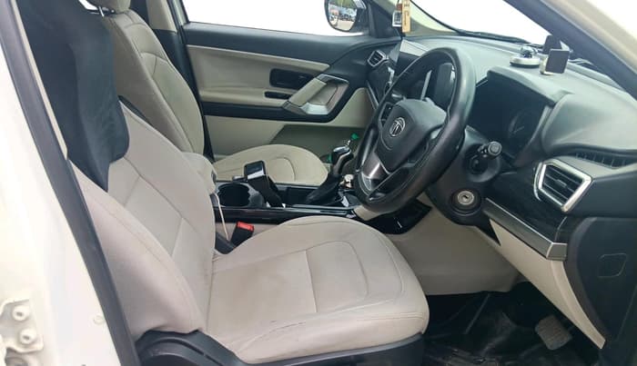 2022 Tata Safari XMA, Diesel, Automatic, 85,864 km, interior