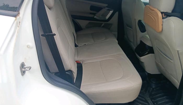 2022 Tata Safari XMA, Diesel, Automatic, 85,864 km, interior