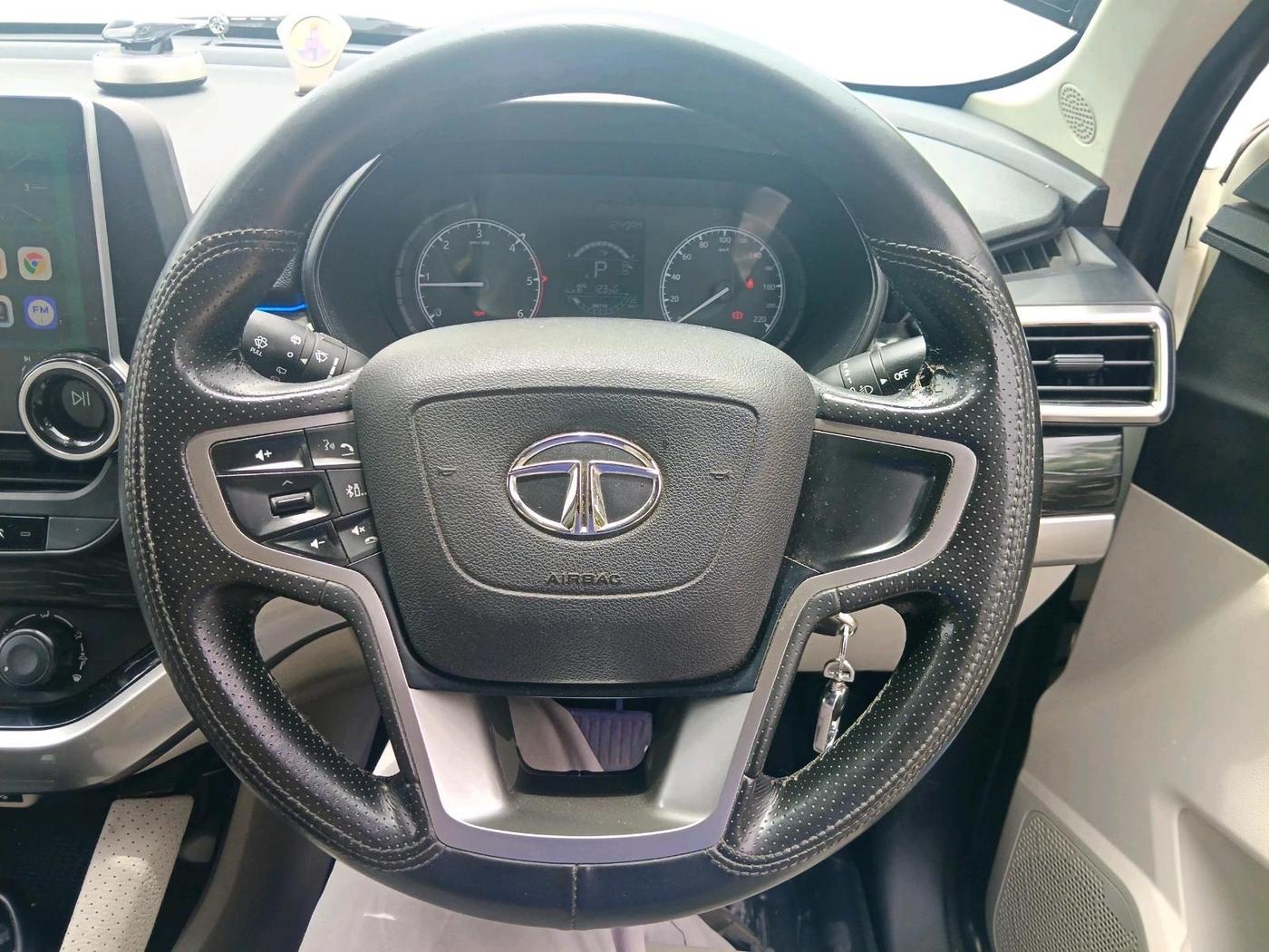 2022 Tata Safari XMA, Diesel, Automatic, 85,864 km, interior