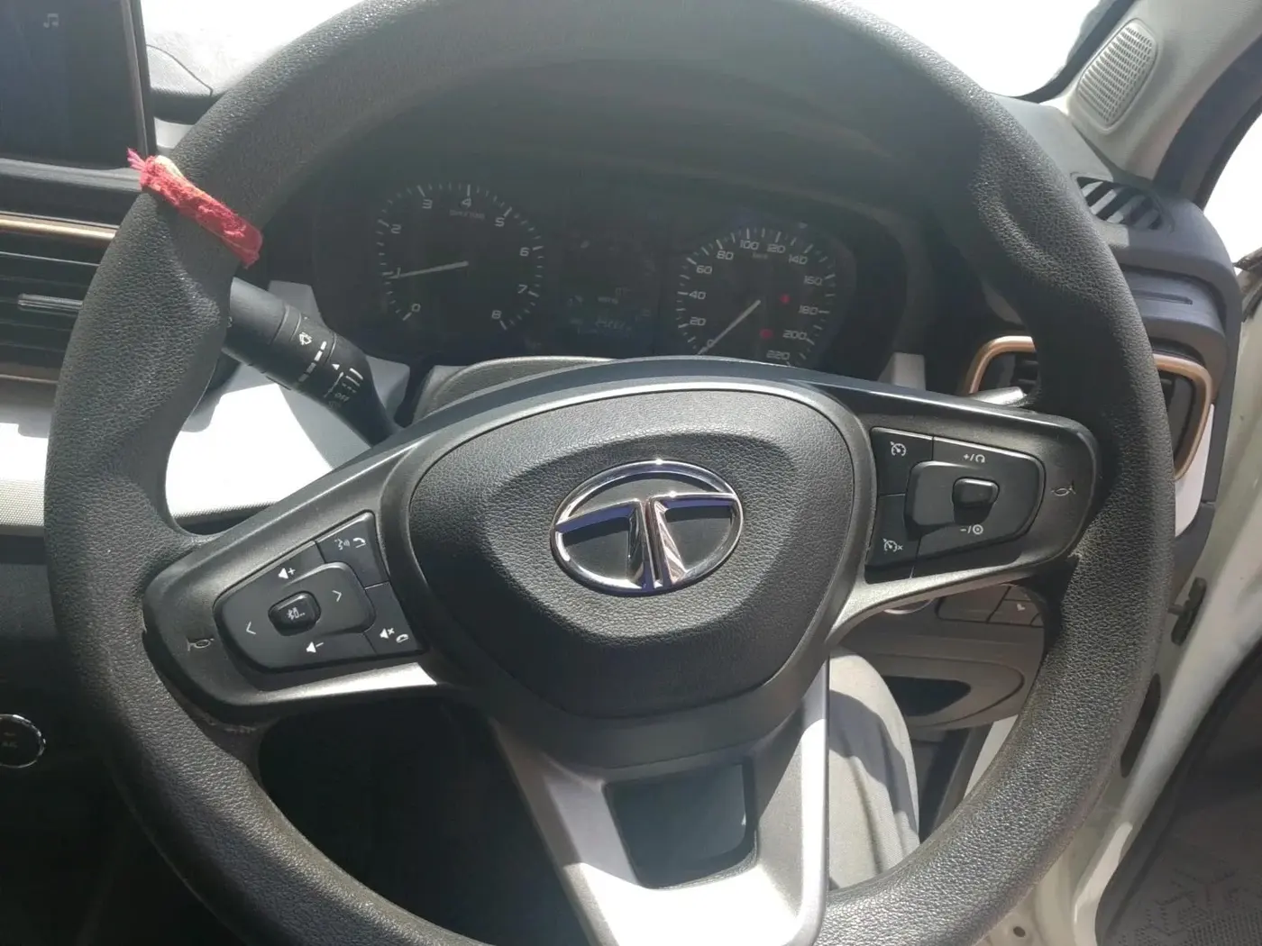 2022 Tata PUNCH ACCOMPLISHED MT, Petrol, Manual, 24,222 km, interior