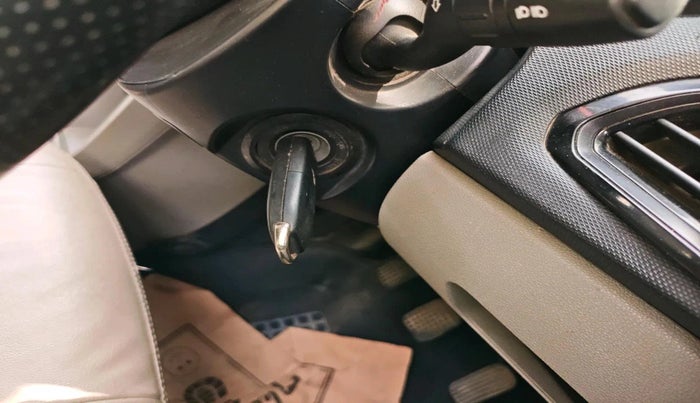 2017 Tata Tiago XT PETROL, CNG, Manual, 1,24,599 km, interior