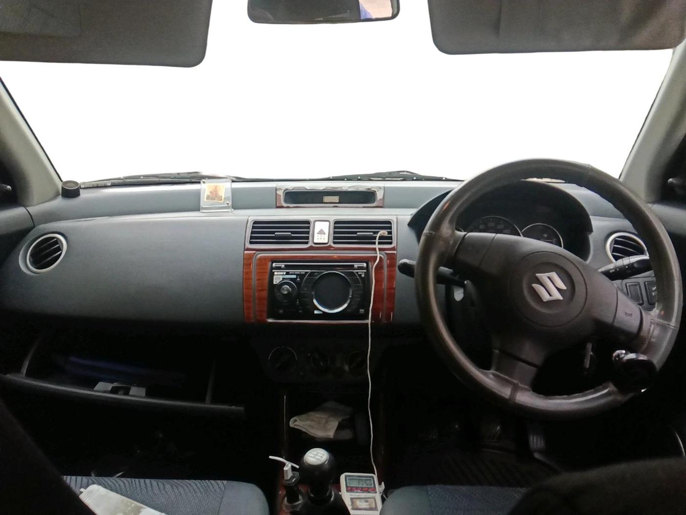 2011 Maruti Swift VXI, Petrol, Manual, 92,650 km, interior