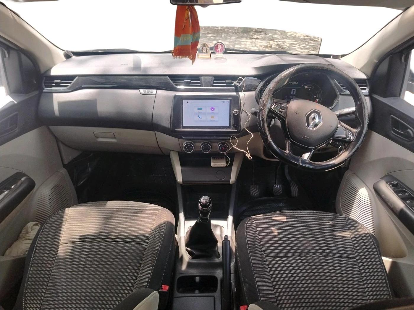 2022 Renault TRIBER RXT, CNG, Manual, 89,165 km, interior