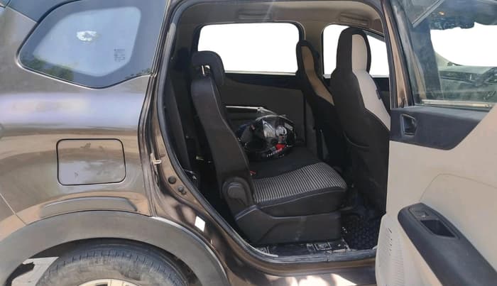2022 Renault TRIBER RXT, CNG, Manual, 89,165 km, interior