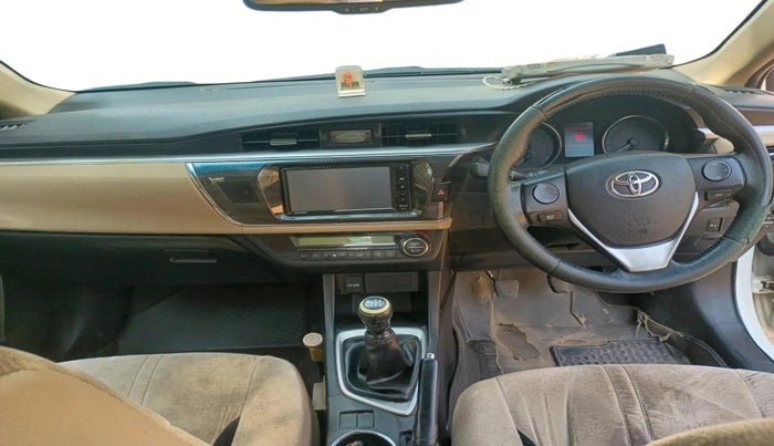 2014 Toyota Corolla Altis GL PETROL, Petrol, Manual, 2,02,883 km, interior