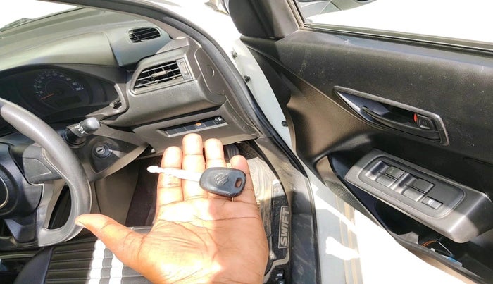 2020 Maruti Swift LXI, Petrol, Manual, 69,198 km, interior