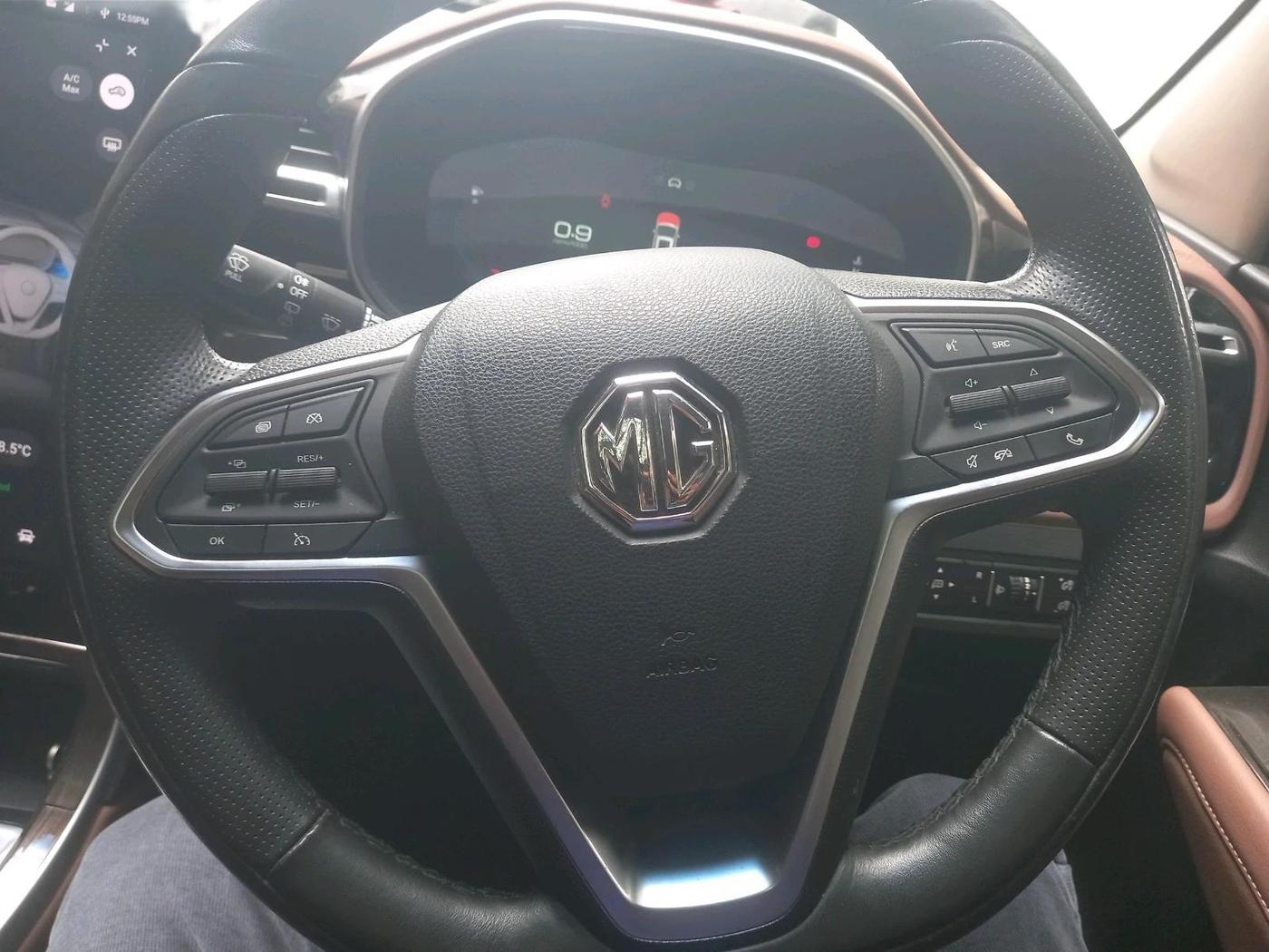 2023 MG HECTOR PLUS SHARP PRO 1.5 PETROL TURBO CVT 6 STR, Petrol, Automatic, 31,701 km, interior