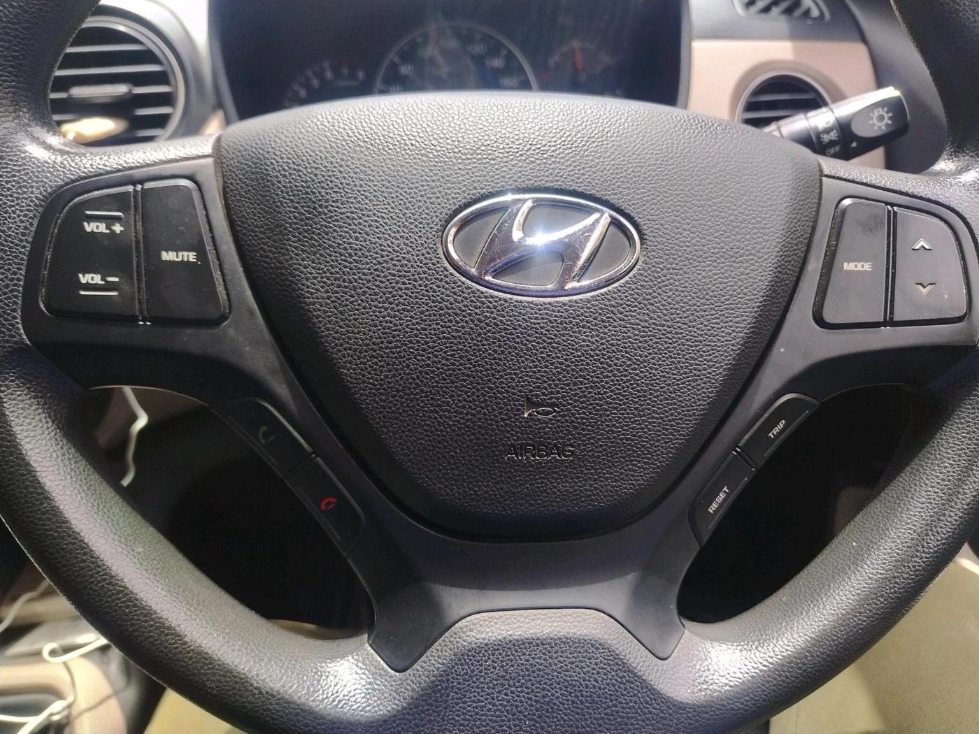 2016 Hyundai Grand i10 SPORTZ 1.2 KAPPA VTVT, Petrol, Manual, 67,096 km, interior