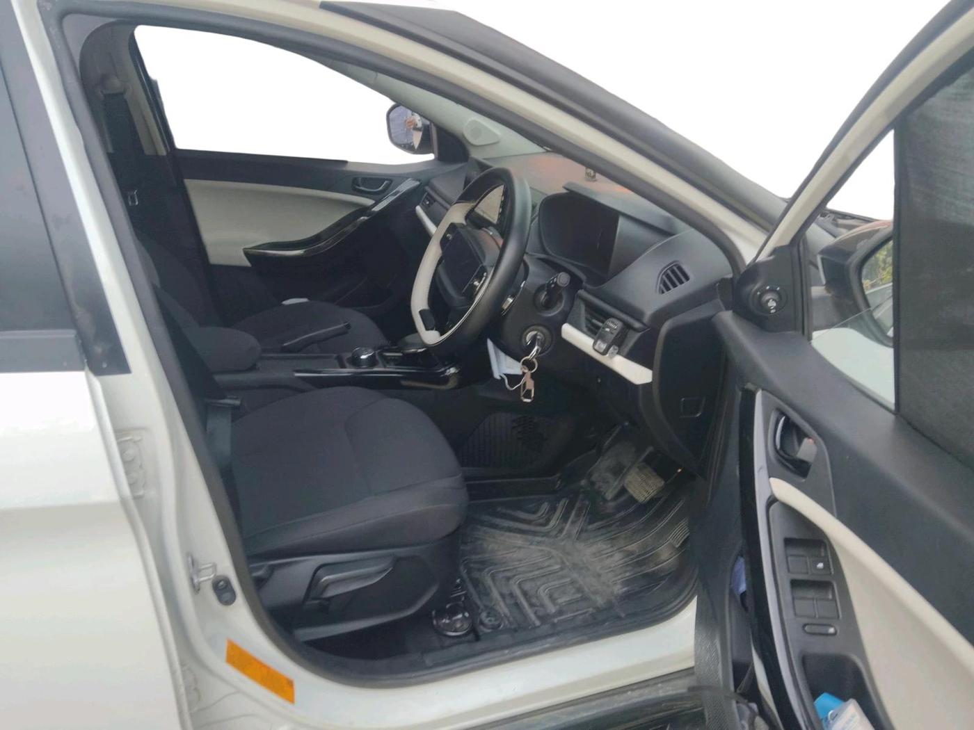 2025 Tata NEXON Pure Plus (S) 1.2 Petrol 6AMT, CNG, Automatic, 12,832 km, interior
