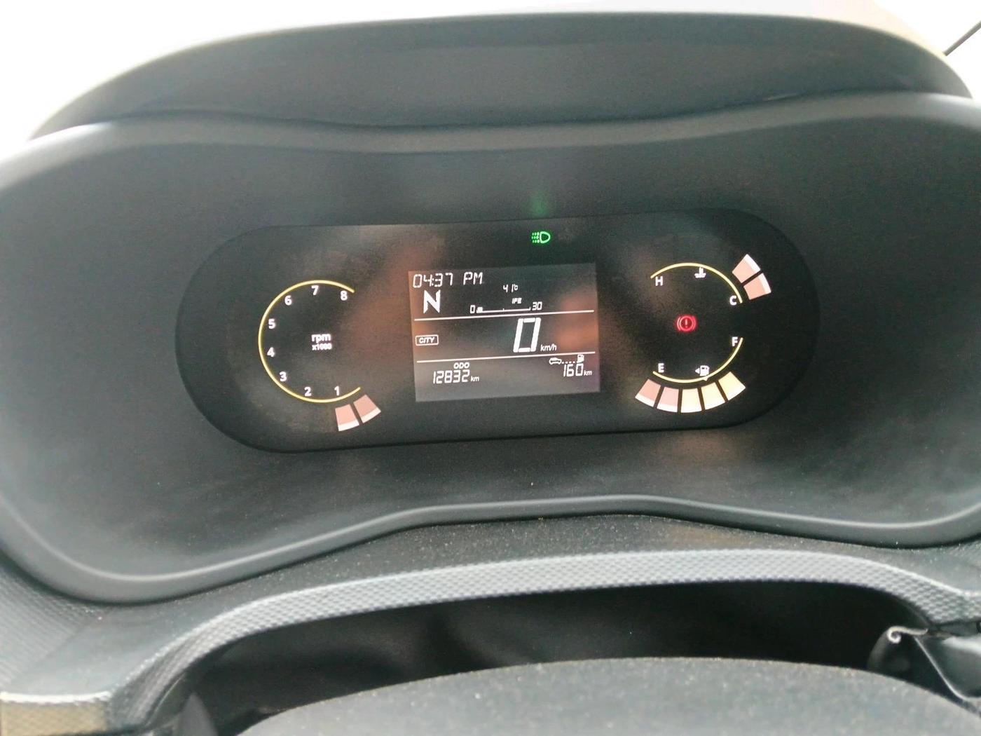2025 Tata NEXON Pure Plus (S) 1.2 Petrol 6AMT, CNG, Automatic, 12,832 km, interior