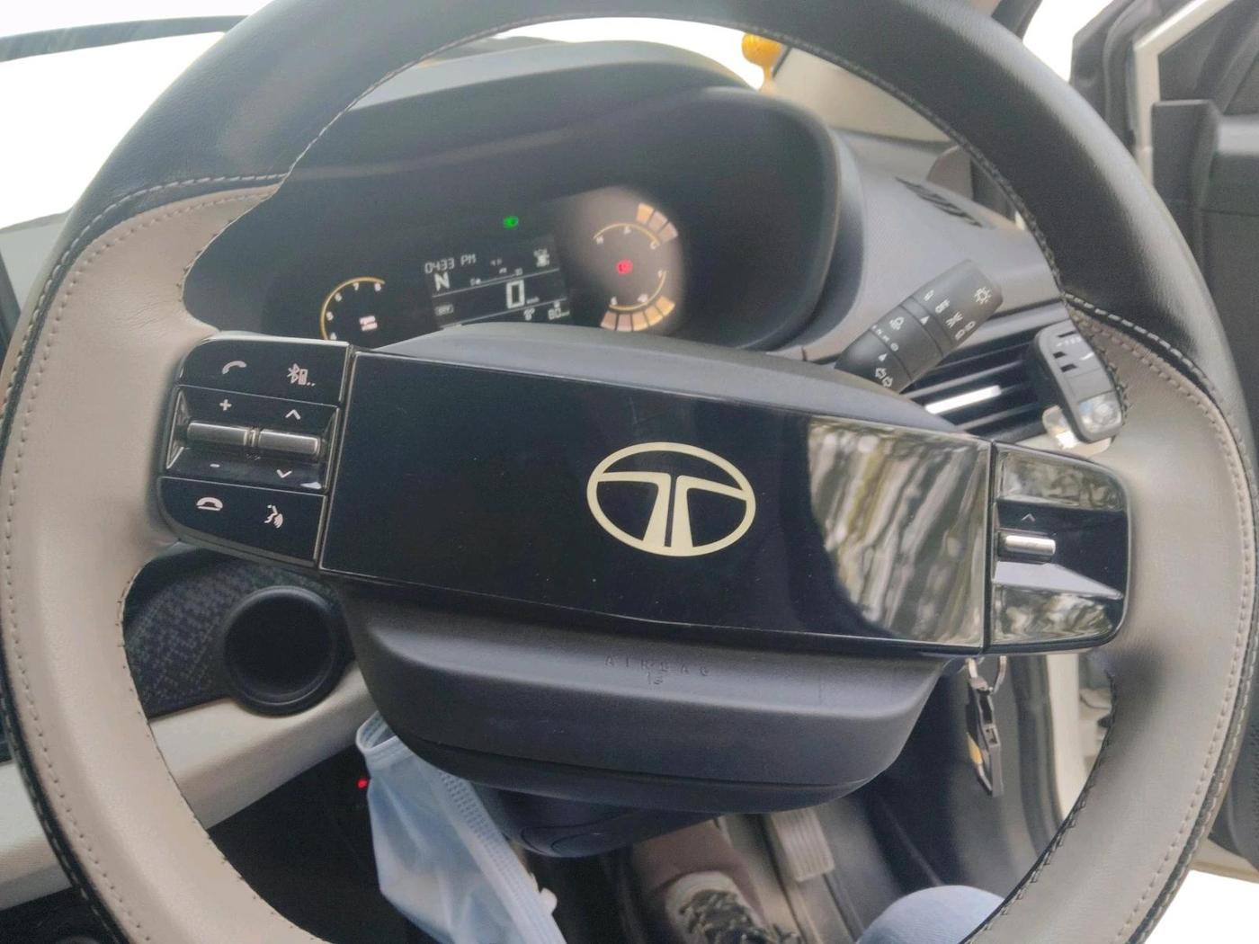 2025 Tata NEXON Pure Plus (S) 1.2 Petrol 6AMT, CNG, Automatic, 12,832 km, interior
