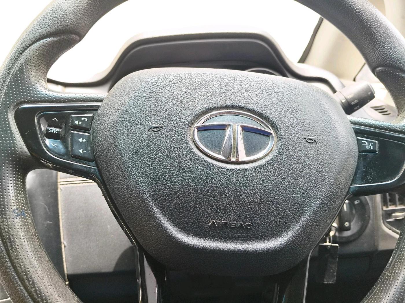 2018 Tata Hexa XM 4X2 7 STR, Diesel, Manual, 72,427 km, interior