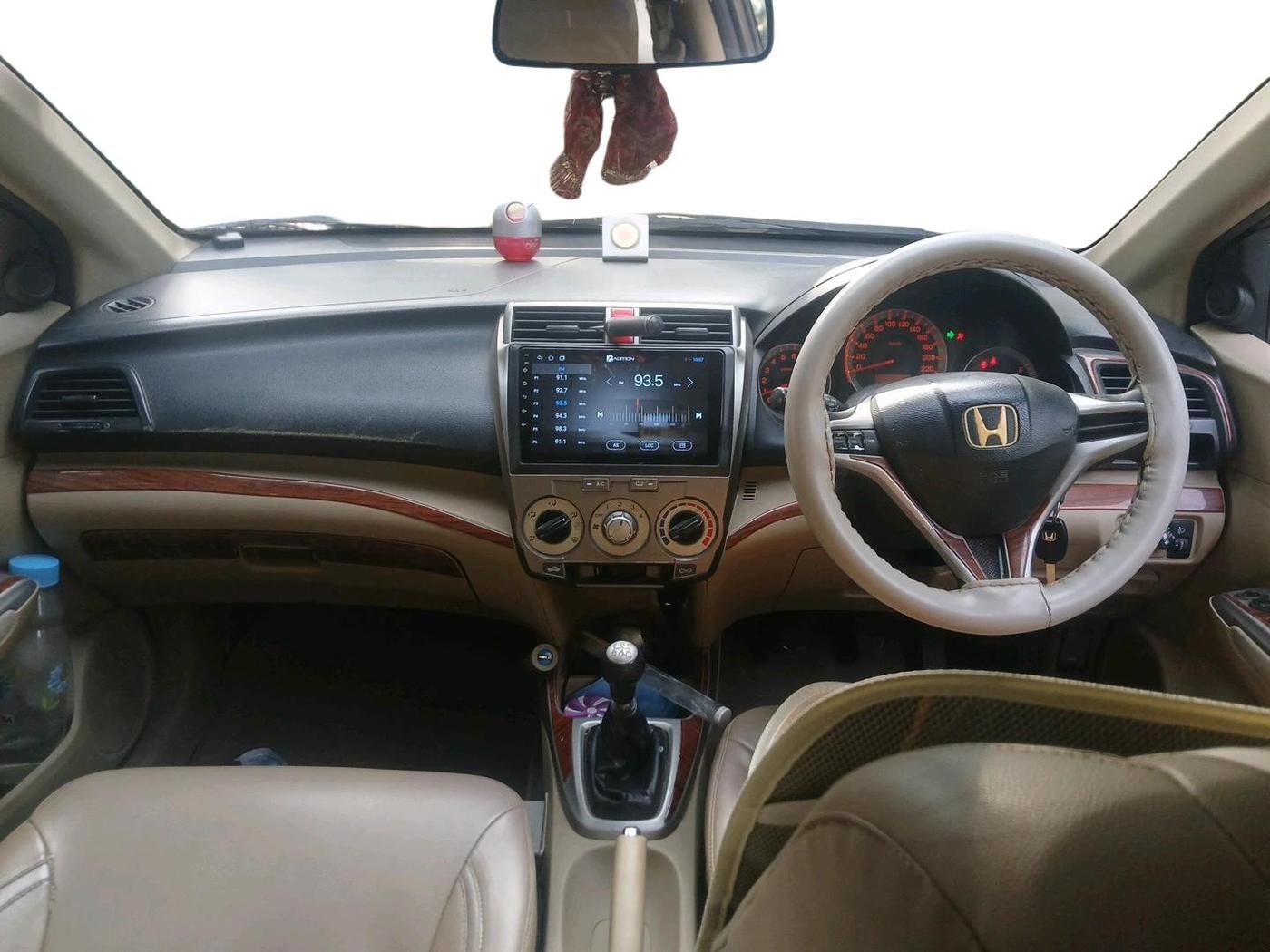 2011 Honda City 1.5L I-VTEC V MT, CNG, Manual, 1,29,328 km, interior