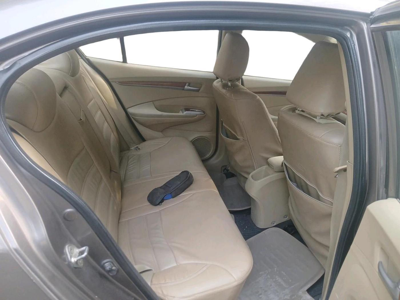 2011 Honda City 1.5L I-VTEC V MT, CNG, Manual, 1,29,328 km, interior
