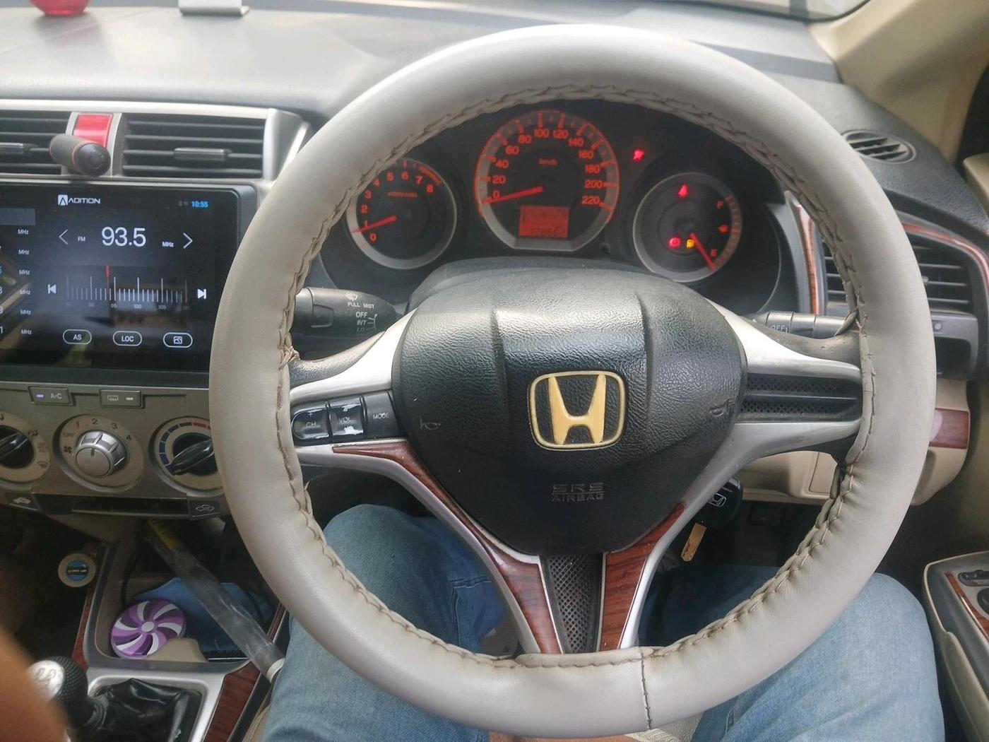2011 Honda City 1.5L I-VTEC V MT, CNG, Manual, 1,29,328 km, interior