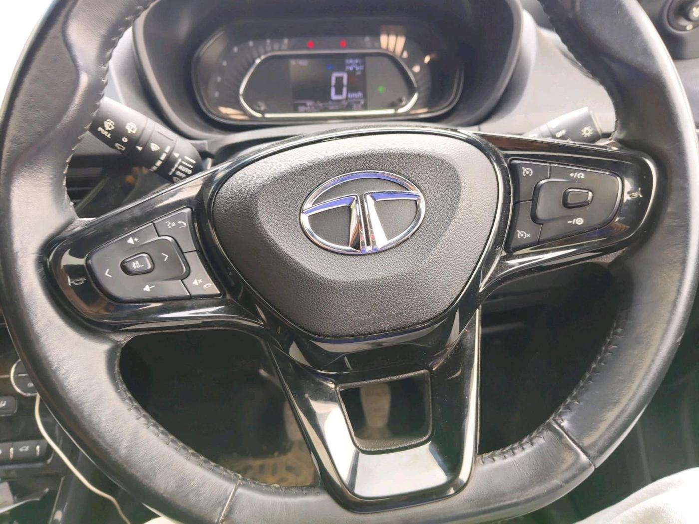 2023 Tata NEXON XZ PLUS LUX SUNROOF DARK PETROL, Petrol, Manual, 38,455 km, interior