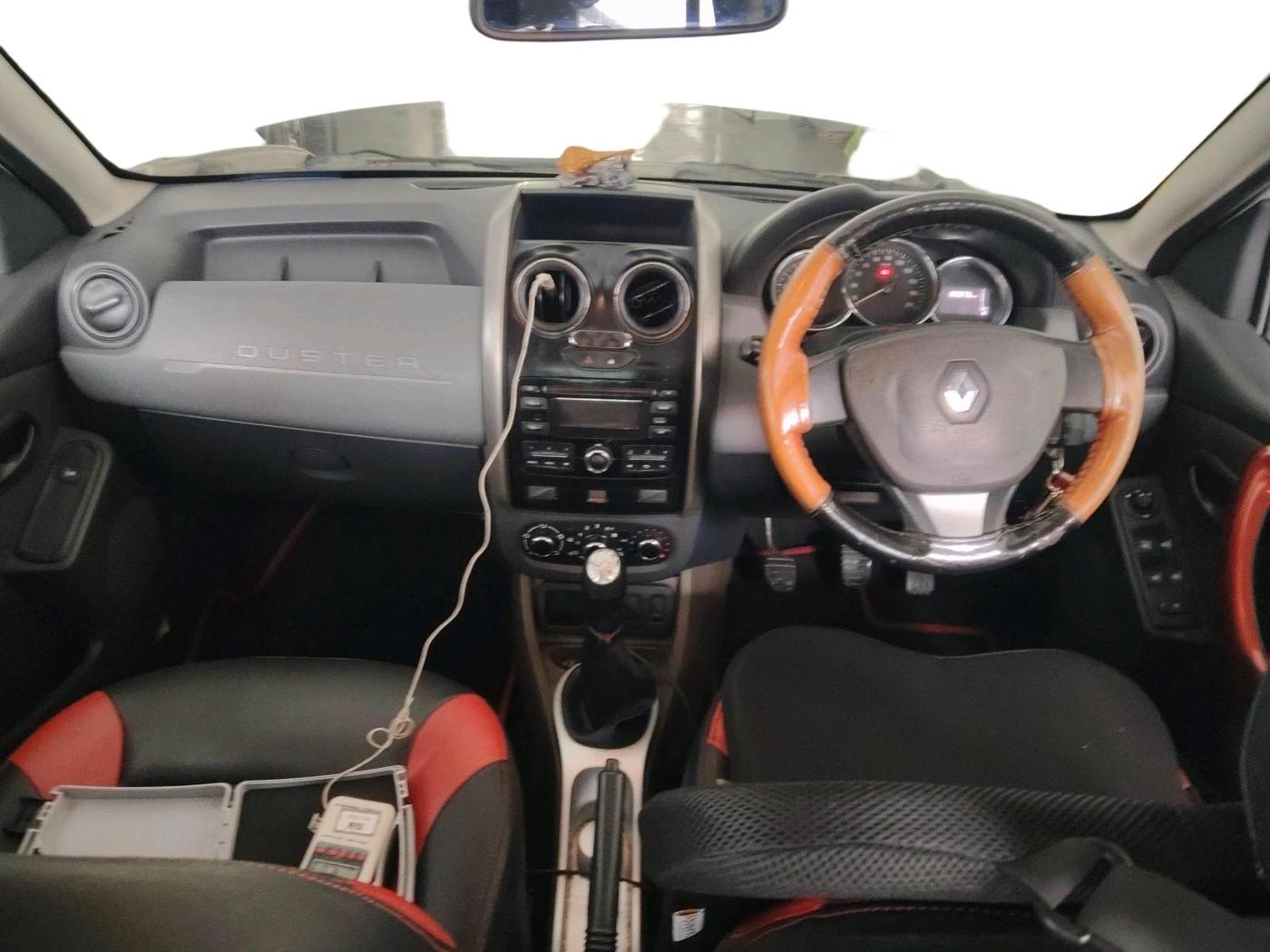 2016 Renault Duster 85 PS RXS MT DIESEL, Diesel, Manual, 88,876 km, interior