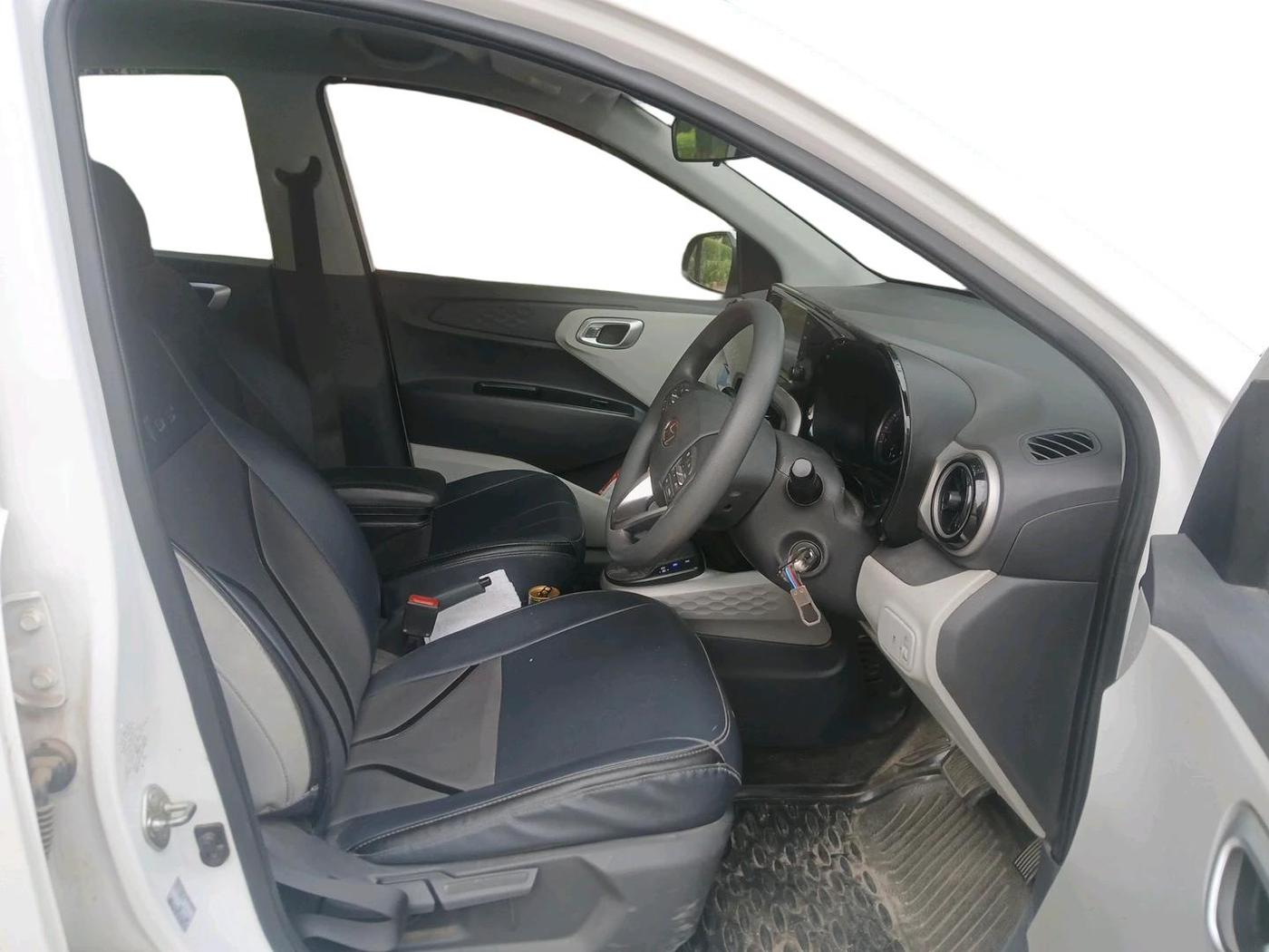 2023 Hyundai GRAND I10 NIOS SPORTZ AMT 1.2 KAPPA VTVT, Petrol, Automatic, 6,392 km, interior