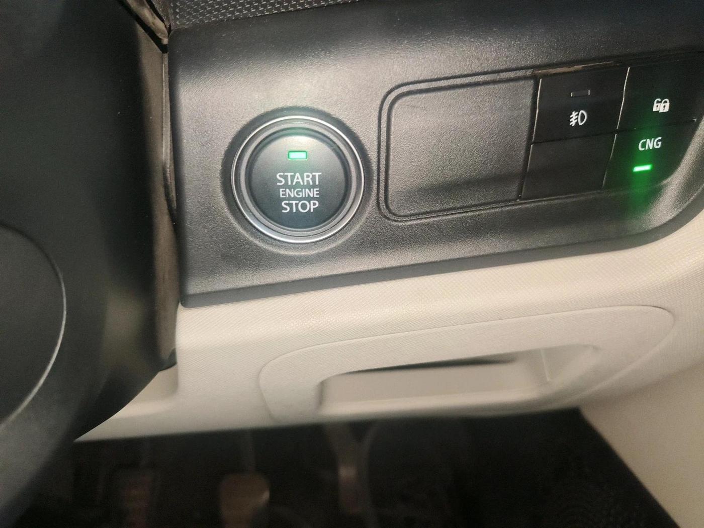 2025 Tata ALTROZ XZ CNG, CNG, Manual, 36,529 km, interior
