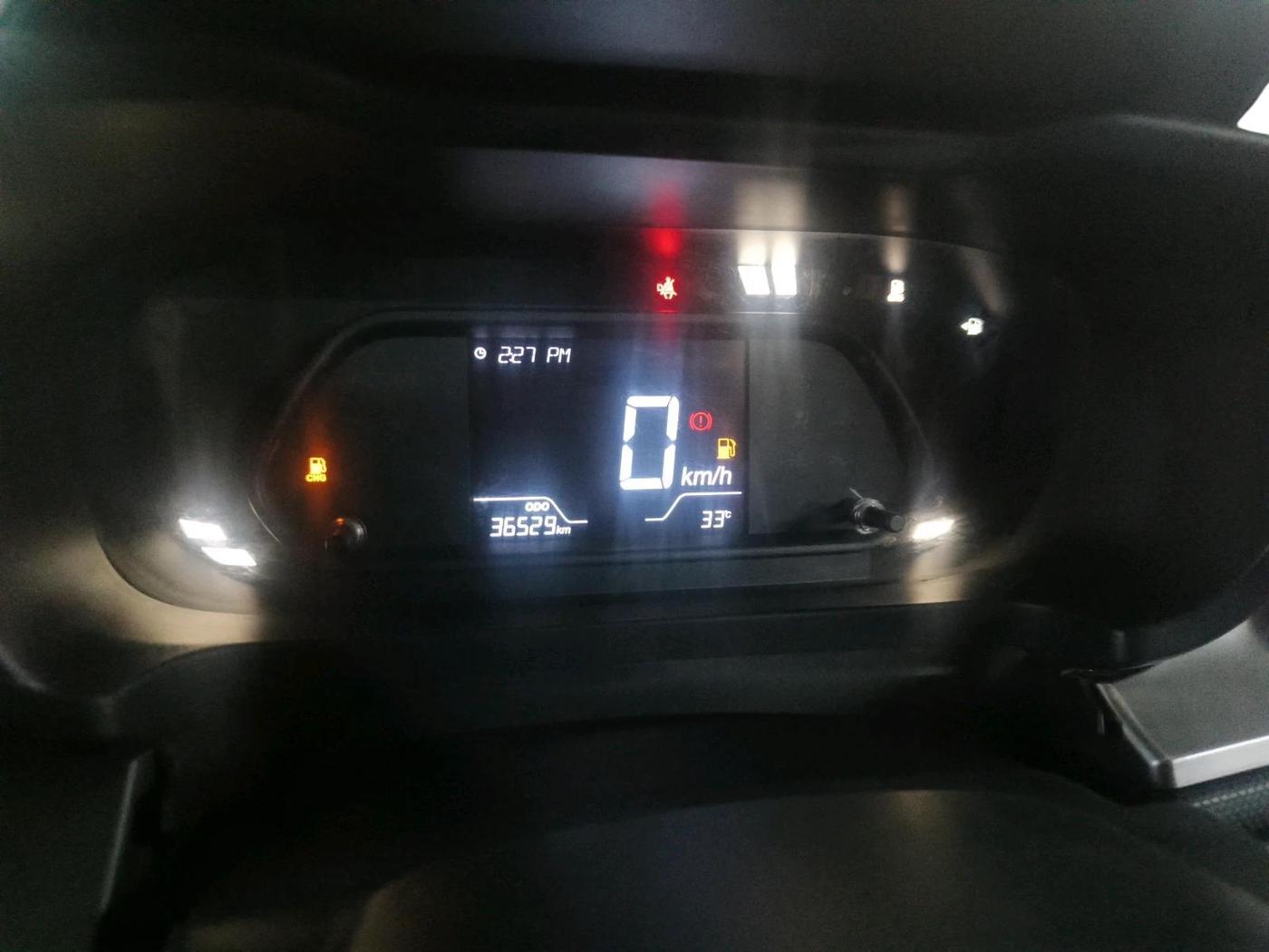 2025 Tata ALTROZ XZ CNG, CNG, Manual, 36,529 km, interior