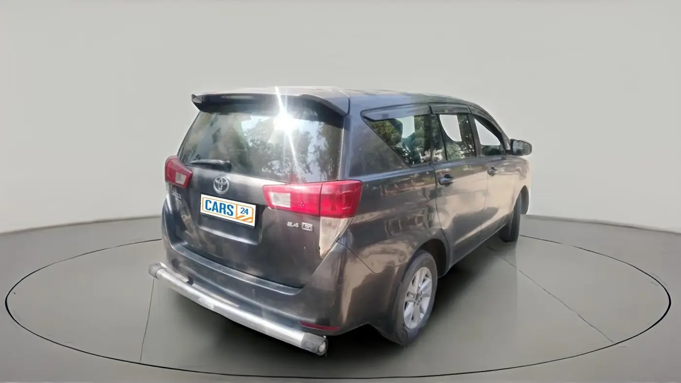 2017 Toyota Innova Crysta 2.4 GX 7 STR, Diesel, Manual, 1,16,647 km, exterior