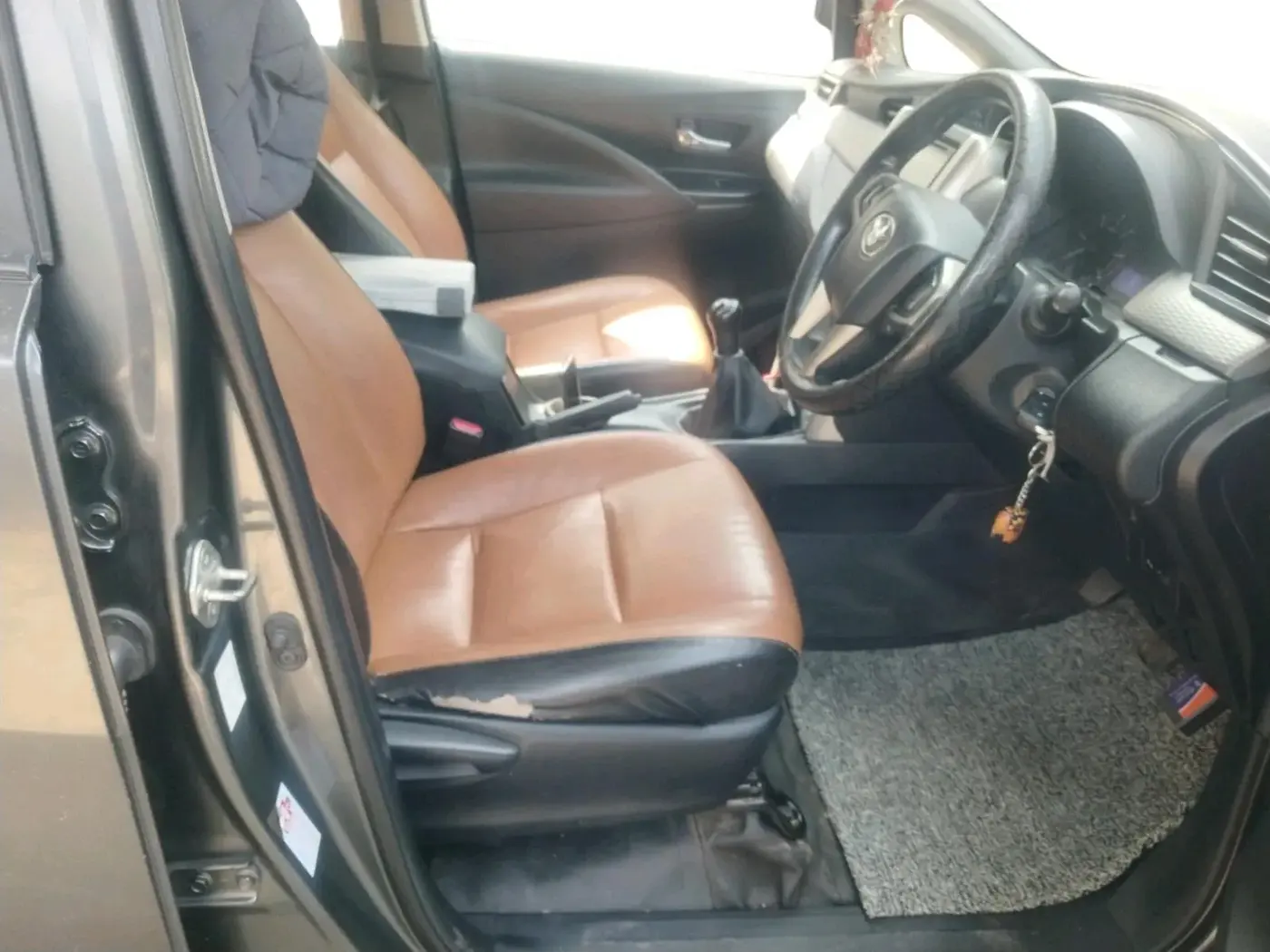 2017 Toyota Innova Crysta 2.4 GX 7 STR, Diesel, Manual, 1,16,647 km, interior