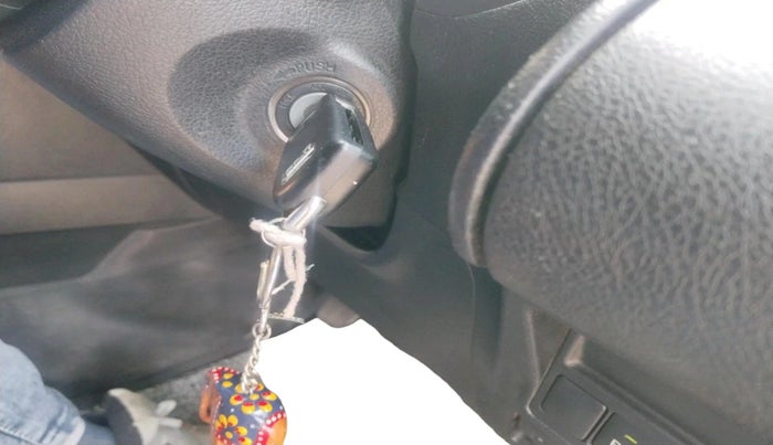 2017 Toyota Innova Crysta 2.4 GX 7 STR, Diesel, Manual, 1,16,647 km, interior