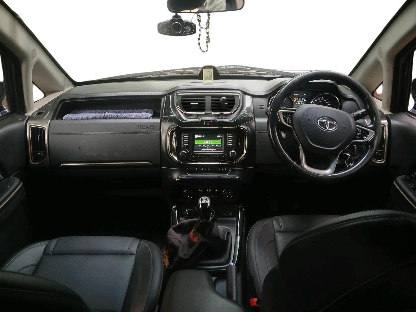 2018 Tata Hexa XT 4X2 7 STR, Diesel, Manual, 1,22,765 km, interior