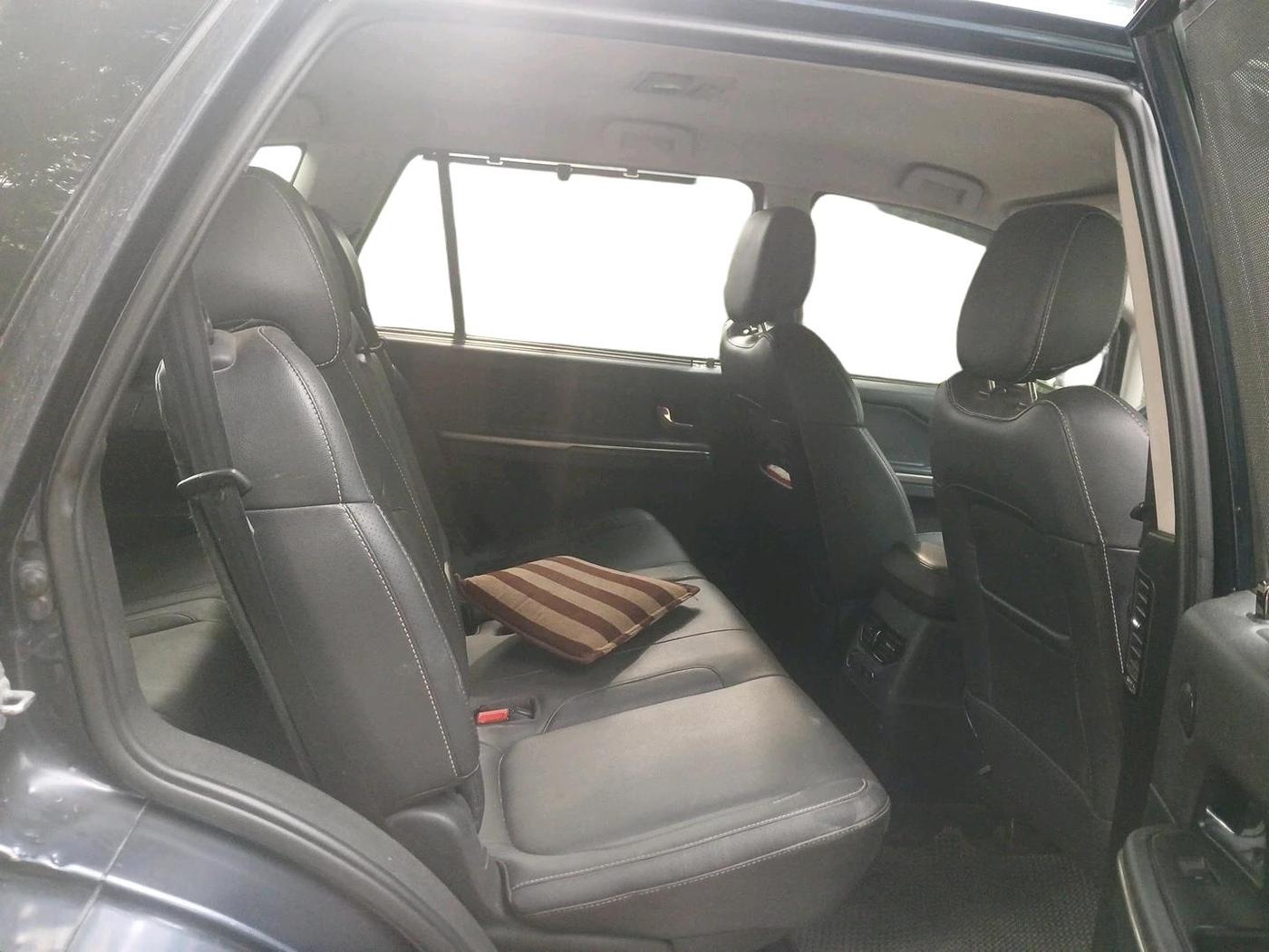 2018 Tata Hexa XT 4X2 7 STR, Diesel, Manual, 1,22,765 km, interior