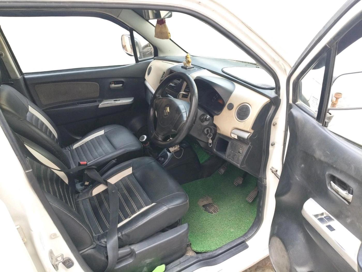 2017 Maruti Wagon R 1.0 LXI, Petrol, Manual, 1,45,240 km, interior