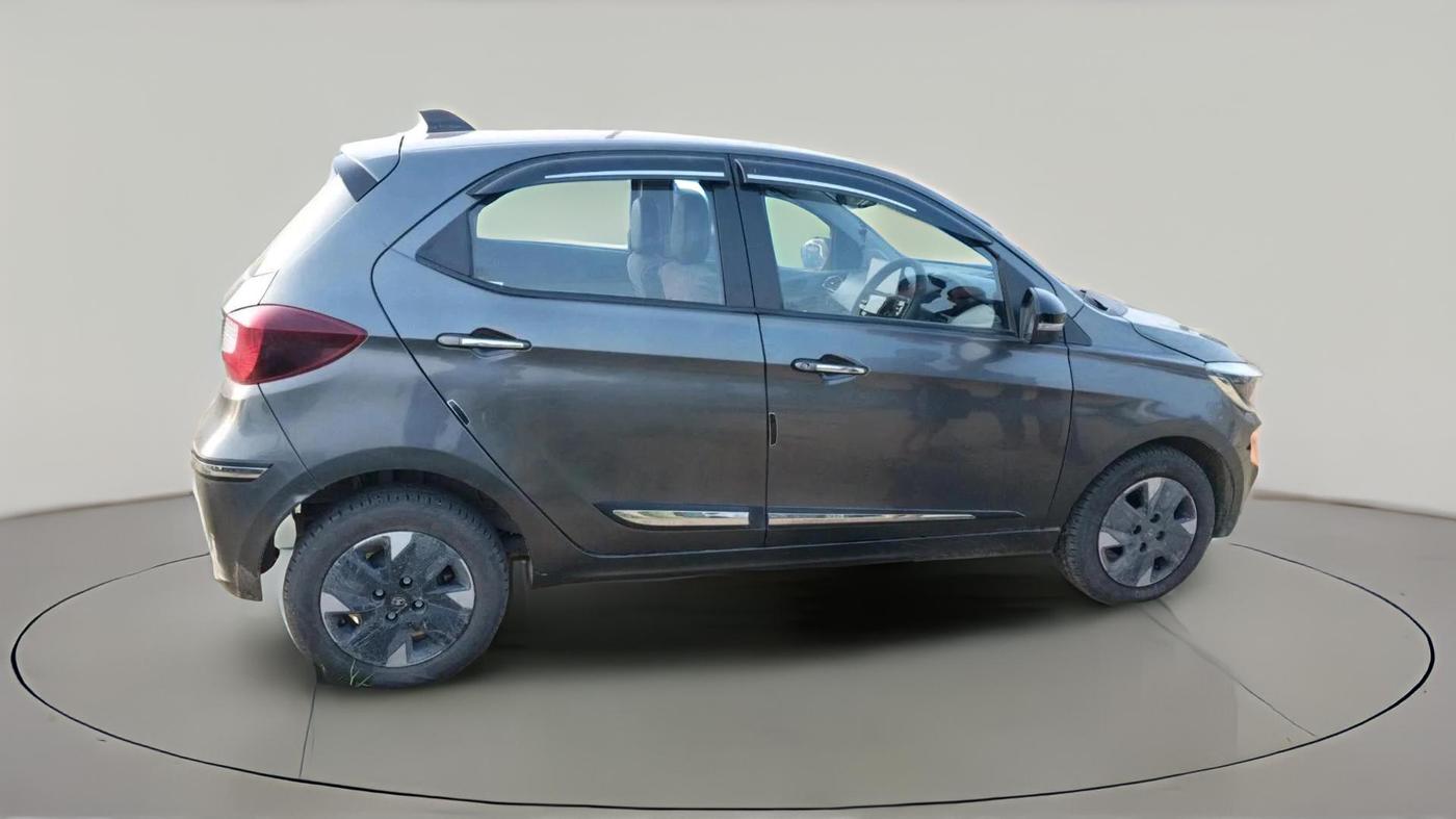 2025 Tata Tiago XZ iCNG, CNG, Manual, 13,915 km, exterior