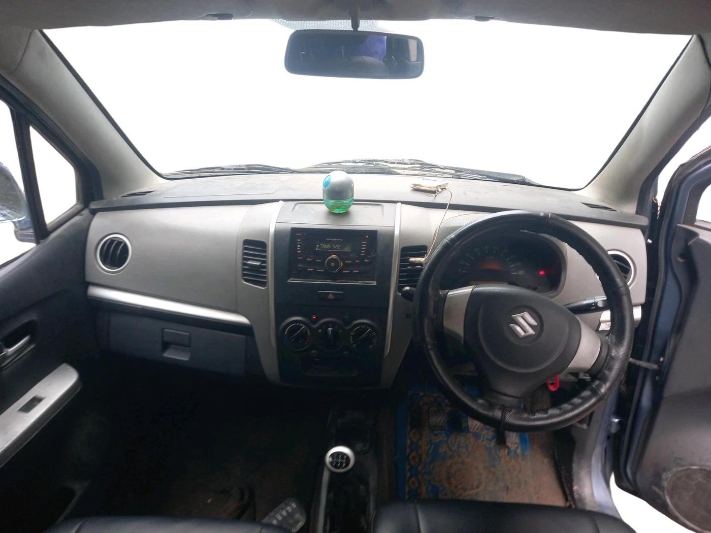2012 Maruti Wagon R 1.0 LXI, Petrol, Manual, 6,88,459 km, interior