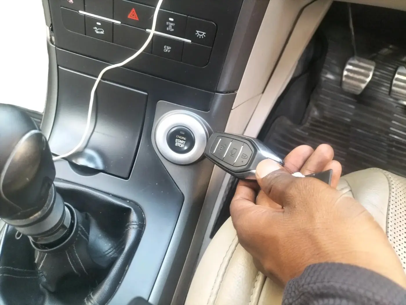 2016 Mahindra XUV500 W10, Diesel, Manual, 59,600 km, interior